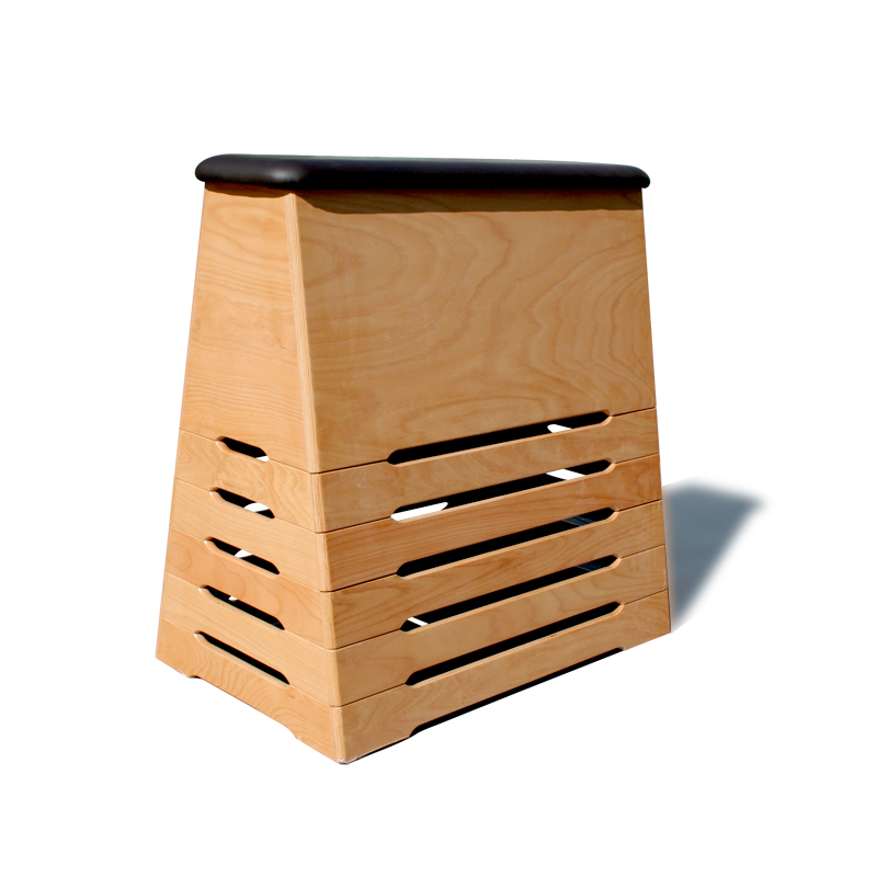 Plinth made of wood covered in synthetic leather