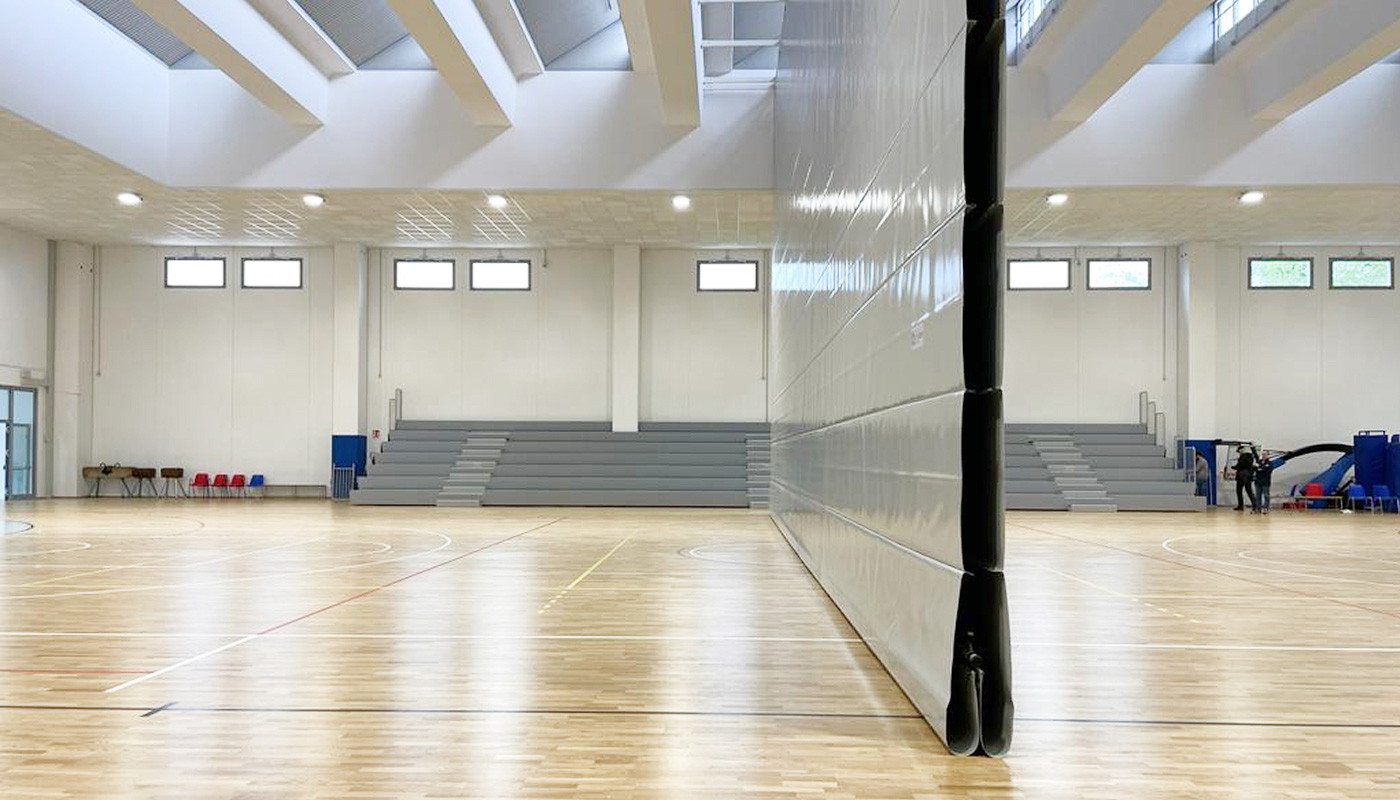 Divider curtains: what they are and their purpose in a sports hall