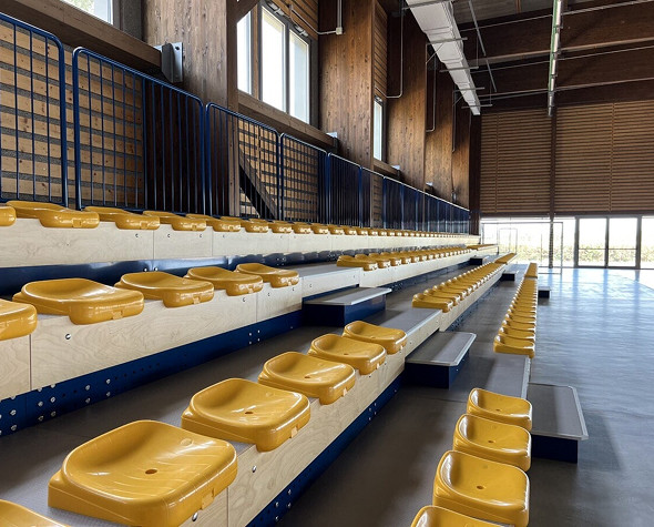 Sports facilities for sports halls: from grandstands to locker room furnishings 